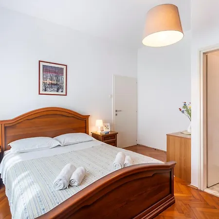 Tin Apartment Pula